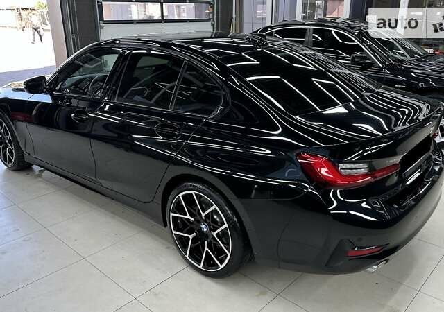 Чорний БМВ 3 Серія, об'ємом двигуна 2 л та пробігом 17 тис. км за 30999 $, фото 3 на Automoto.ua