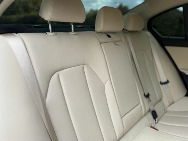 Чорний БМВ 3 Серія, об'ємом двигуна 2 л та пробігом 75 тис. км за 31500 $, фото 7 на Automoto.ua