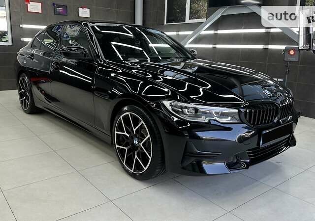 Чорний БМВ 3 Серія, об'ємом двигуна 2 л та пробігом 17 тис. км за 30999 $, фото 2 на Automoto.ua