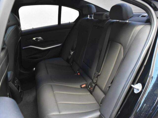 Чорний БМВ 3 Серія, об'ємом двигуна 2 л та пробігом 49 тис. км за 9700 $, фото 12 на Automoto.ua