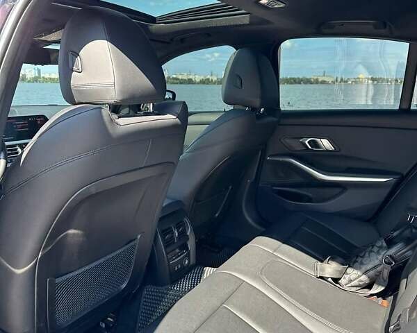 Черный БМВ 3 Серия, объемом двигателя 2 л и пробегом 140 тыс. км за 31500 $, фото 12 на Automoto.ua