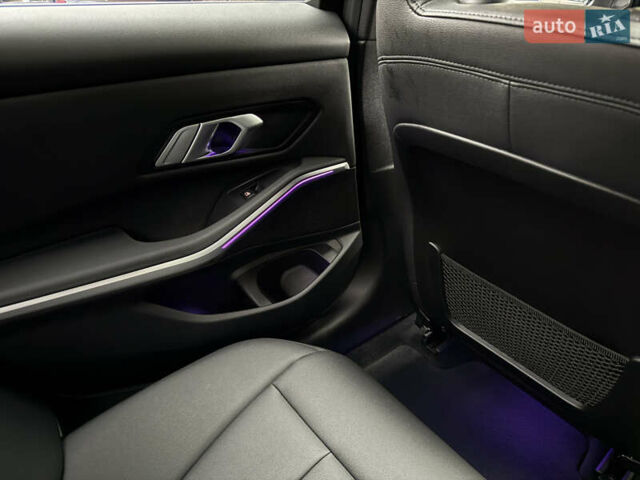Чорний БМВ 3 Серія, об'ємом двигуна 2 л та пробігом 43 тис. км за 28990 $, фото 28 на Automoto.ua