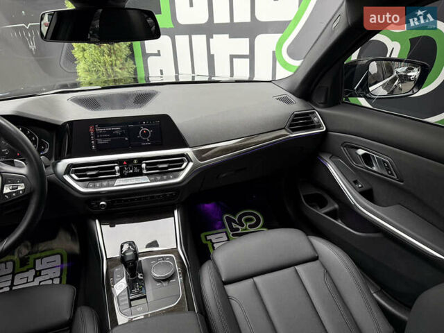 Чорний БМВ 3 Серія, об'ємом двигуна 2 л та пробігом 43 тис. км за 28990 $, фото 32 на Automoto.ua