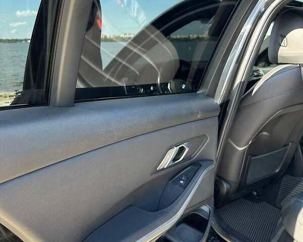 Черный БМВ 3 Серия, объемом двигателя 2 л и пробегом 140 тыс. км за 31500 $, фото 13 на Automoto.ua