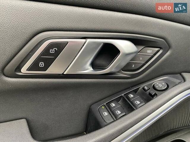 Чорний БМВ 3 Серія, об'ємом двигуна 2 л та пробігом 65 тис. км за 33490 $, фото 12 на Automoto.ua