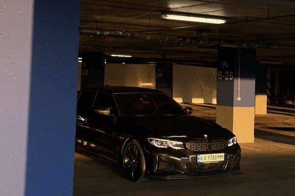 Черный БМВ 3 Серия, объемом двигателя 3 л и пробегом 69 тыс. км за 36500 $, фото 5 на Automoto.ua