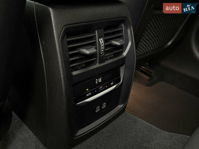 Чорний БМВ 3 Серія, об'ємом двигуна 2 л та пробігом 43 тис. км за 28990 $, фото 29 на Automoto.ua