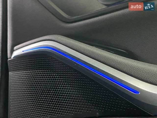 Чорний БМВ 3 Серія, об'ємом двигуна 2 л та пробігом 65 тис. км за 33490 $, фото 13 на Automoto.ua