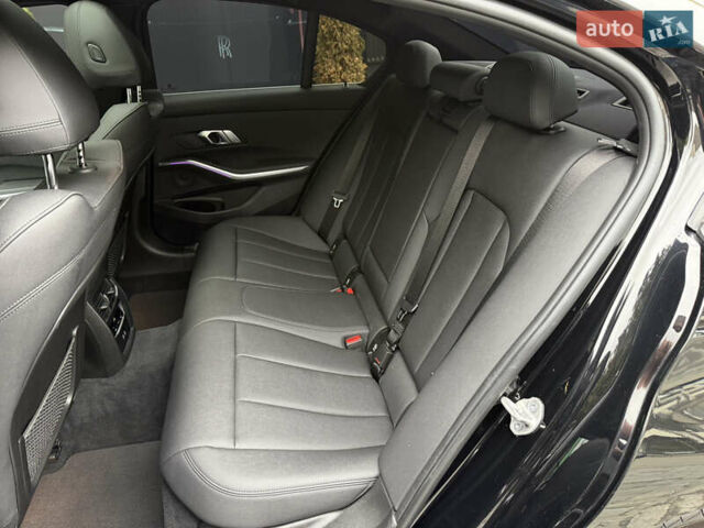 Чорний БМВ 3 Серія, об'ємом двигуна 2 л та пробігом 43 тис. км за 28990 $, фото 40 на Automoto.ua