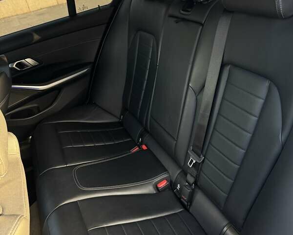 БМВ 3 Серия 2021 в Киеве на Automoto.ua Черный БМВ 3 Серия, объемом двигателя 2 л и пробегом 72 тыс. км за 33500 $, фото 15 на Automoto.ua