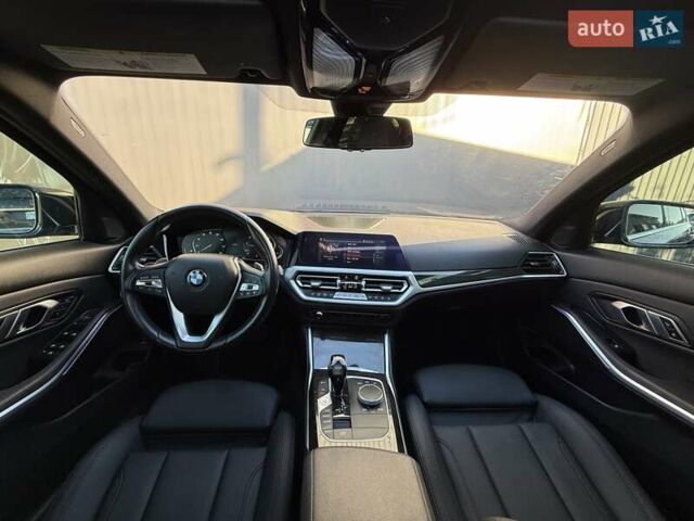 БМВ 3 Серия 2021 в Львове на Automoto.ua Черный БМВ 3 Серия, объемом двигателя 2 л и пробегом 79 тыс. км за 26900 $, фото 115 на Automoto.ua