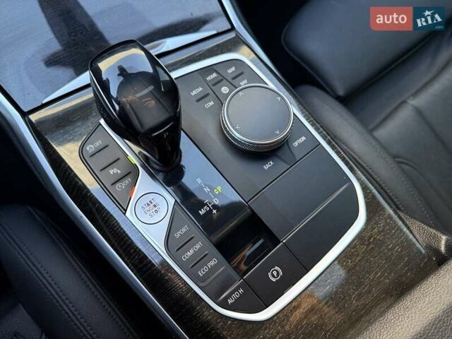 БМВ 3 Серия 2021 в Львове на Automoto.ua Черный БМВ 3 Серия, объемом двигателя 2 л и пробегом 79 тыс. км за 26900 $, фото 92 на Automoto.ua