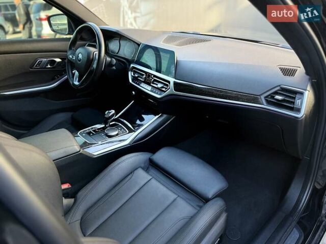 БМВ 3 Серия 2021 в Львове на Automoto.ua Черный БМВ 3 Серия, объемом двигателя 2 л и пробегом 79 тыс. км за 26900 $, фото 70 на Automoto.ua