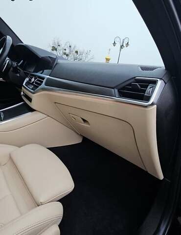 Чорний БМВ 3 Серія, об'ємом двигуна 2 л та пробігом 41 тис. км за 28999 $, фото 44 на Automoto.ua