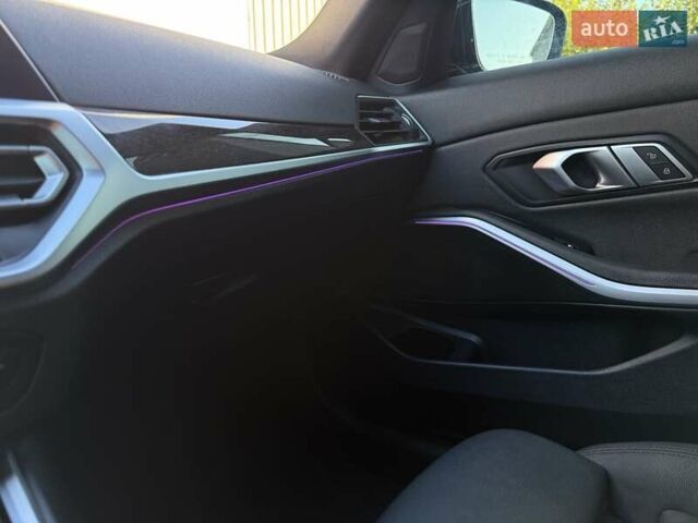 БМВ 3 Серия 2021 в Львове на Automoto.ua Черный БМВ 3 Серия, объемом двигателя 2 л и пробегом 79 тыс. км за 26900 $, фото 63 на Automoto.ua