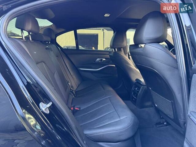 БМВ 3 Серия 2021 в Львове на Automoto.ua Черный БМВ 3 Серия, объемом двигателя 2 л и пробегом 79 тыс. км за 26900 $, фото 103 на Automoto.ua
