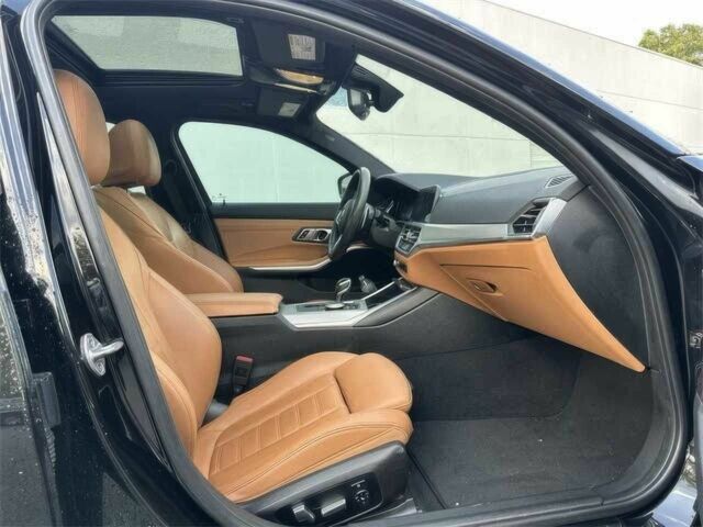 Черный БМВ 3 Серия, объемом двигателя 3 л и пробегом 17 тыс. км за 15500 $, фото 7 на Automoto.ua