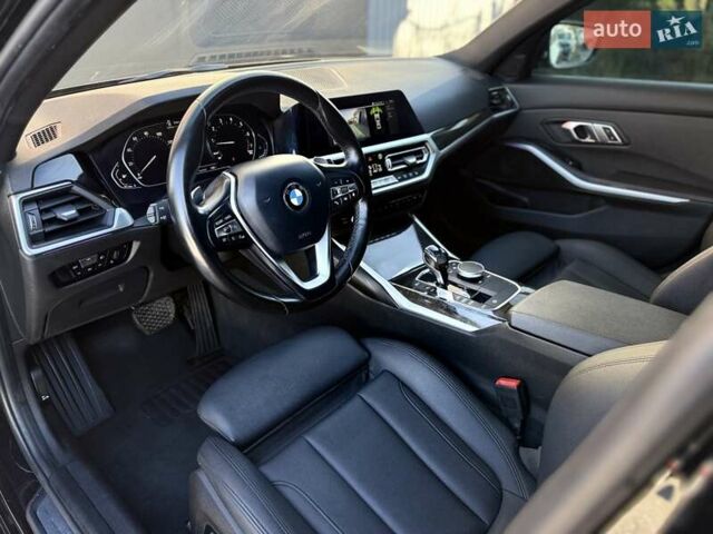 БМВ 3 Серия 2021 в Львове на Automoto.ua Черный БМВ 3 Серия, объемом двигателя 2 л и пробегом 79 тыс. км за 26900 $, фото 42 на Automoto.ua