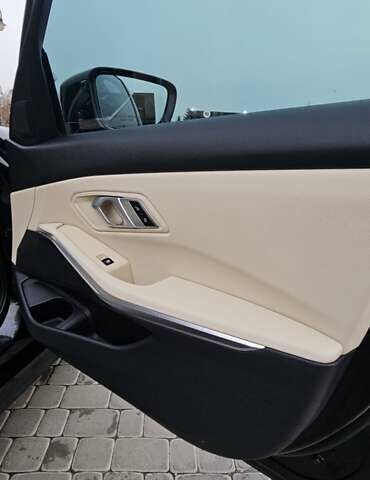 Чорний БМВ 3 Серія, об'ємом двигуна 2 л та пробігом 41 тис. км за 28999 $, фото 42 на Automoto.ua