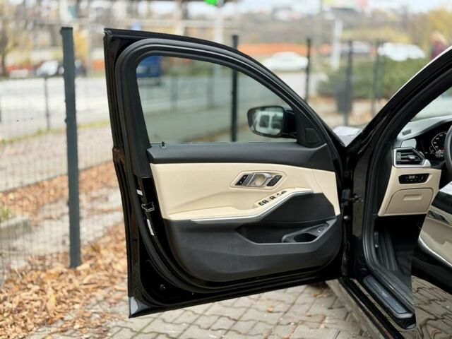 Черный БМВ 3 Серия, объемом двигателя 2 л и пробегом 54 тыс. км за 28499 $, фото 12 на Automoto.ua