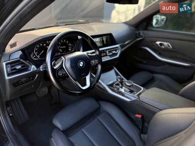 БМВ 3 Серия 2021 в Львове на Automoto.ua Черный БМВ 3 Серия, объемом двигателя 2 л и пробегом 79 тыс. км за 26900 $, фото 47 на Automoto.ua