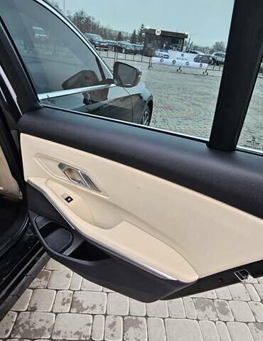 Чорний БМВ 3 Серія, об'ємом двигуна 2 л та пробігом 41 тис. км за 28999 $, фото 48 на Automoto.ua