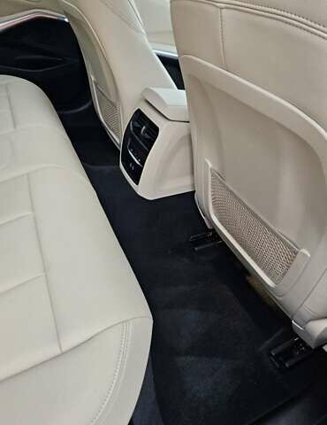 Чорний БМВ 3 Серія, об'ємом двигуна 2 л та пробігом 41 тис. км за 28999 $, фото 47 на Automoto.ua