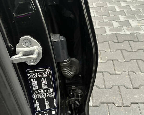 Чорний БМВ 3 Серія, об'ємом двигуна 2 л та пробігом 28 тис. км за 39500 $, фото 25 на Automoto.ua