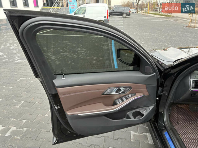 Чорний БМВ 3 Серія, об'ємом двигуна 2 л та пробігом 28 тис. км за 39500 $, фото 39 на Automoto.ua