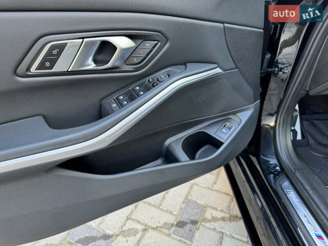 Черный БМВ 3 Серия, объемом двигателя 3 л и пробегом 14 тыс. км за 48000 $, фото 12 на Automoto.ua