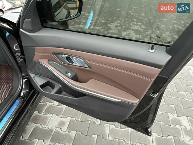 Чорний БМВ 3 Серія, об'ємом двигуна 2 л та пробігом 28 тис. км за 39500 $, фото 8 на Automoto.ua