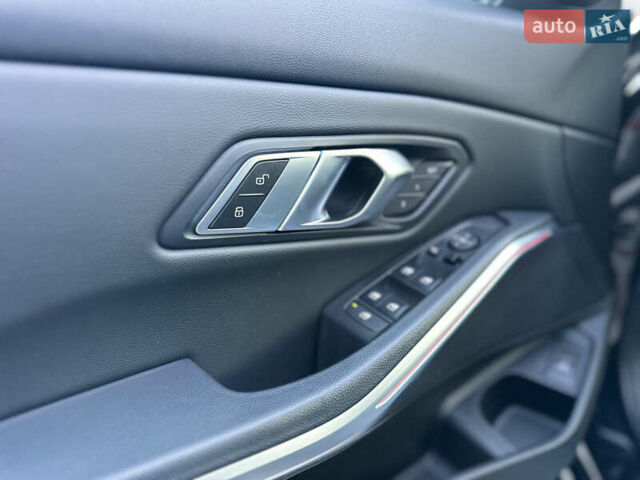 Чорний БМВ 3 Серія, об'ємом двигуна 3 л та пробігом 12 тис. км за 49000 $, фото 25 на Automoto.ua