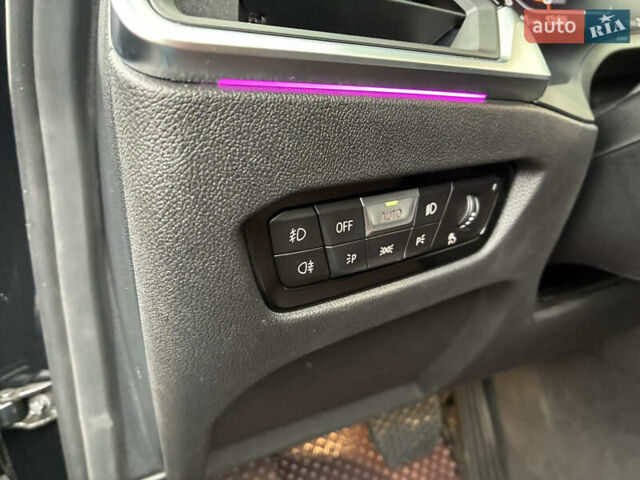 Чорний БМВ 3 Серія, об'ємом двигуна 2 л та пробігом 28 тис. км за 39500 $, фото 28 на Automoto.ua