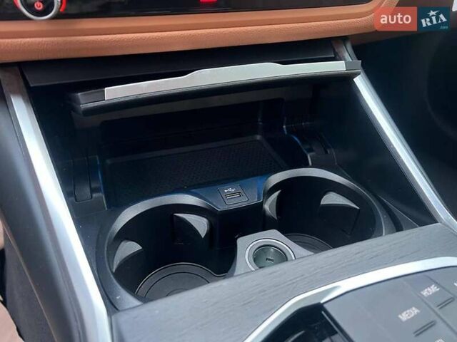 Чорний БМВ 3 Серія, об'ємом двигуна 2 л та пробігом 6 тис. км за 39190 $, фото 26 на Automoto.ua