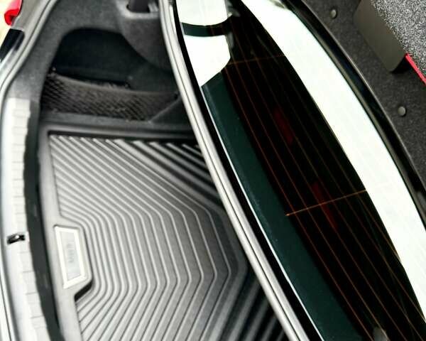 Черный БМВ 3 Серия, объемом двигателя 2 л и пробегом 17 тыс. км за 39500 $, фото 46 на Automoto.ua