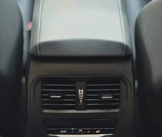 Чорний БМВ 3 Серія, об'ємом двигуна 2 л та пробігом 34 тис. км за 39500 $, фото 25 на Automoto.ua