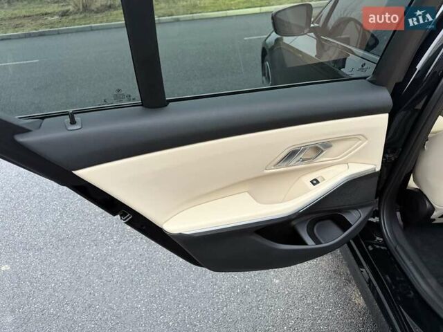 Чорний БМВ 3 Серія, об'ємом двигуна 2 л та пробігом 27 тис. км за 38999 $, фото 23 на Automoto.ua