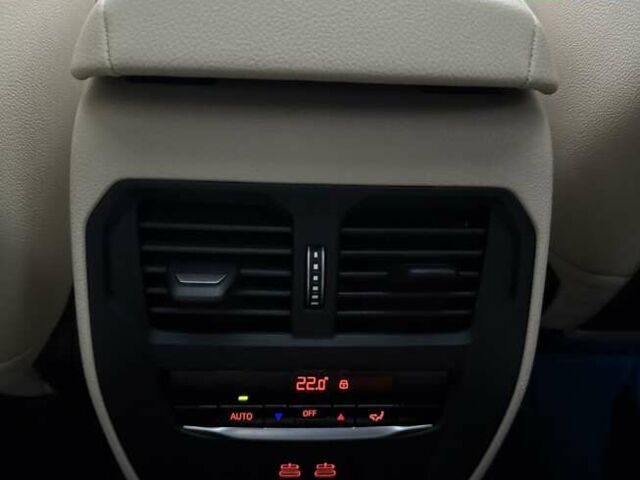 Чорний БМВ 3 Серія, об'ємом двигуна 2 л та пробігом 27 тис. км за 38999 $, фото 29 на Automoto.ua