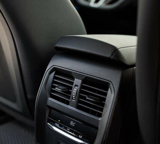 Черный БМВ 3 Серия, объемом двигателя 3 л и пробегом 13 тыс. км за 64000 $, фото 8 на Automoto.ua