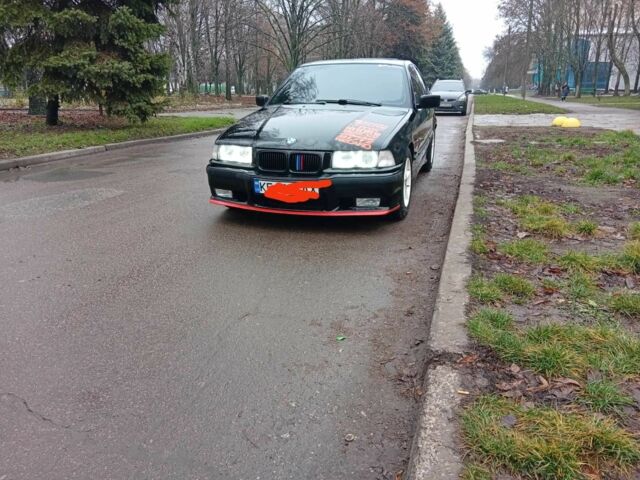 Черный БМВ 3 Серия, объемом двигателя 2.5 л и пробегом 400 тыс. км за 3906 $, фото 2 на Automoto.ua