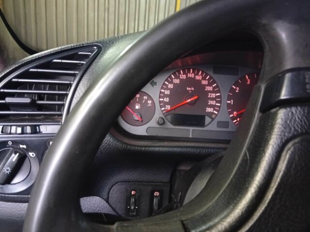 Черный БМВ 3 Серия, объемом двигателя 2.5 л и пробегом 400 тыс. км за 3906 $, фото 13 на Automoto.ua