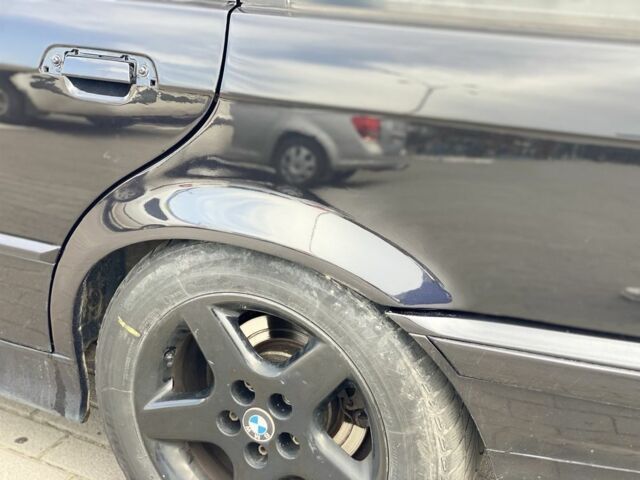 Чорний БМВ 3 Серія, об'ємом двигуна 2 л та пробігом 370 тис. км за 2500 $, фото 6 на Automoto.ua