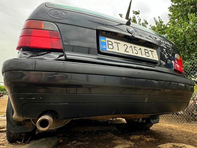 Черный БМВ 3 Серия, объемом двигателя 1.8 л и пробегом 0 тыс. км за 2600 $, фото 1 на Automoto.ua