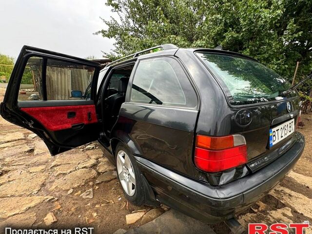 Черный БМВ 3 Серия, объемом двигателя 1.8 л и пробегом 0 тыс. км за 2600 $, фото 12 на Automoto.ua