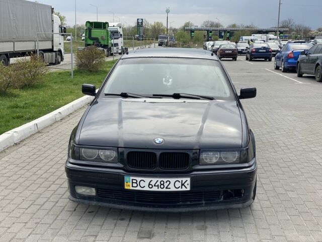 Чорний БМВ 3 Серія, об'ємом двигуна 2 л та пробігом 370 тис. км за 2500 $, фото 17 на Automoto.ua