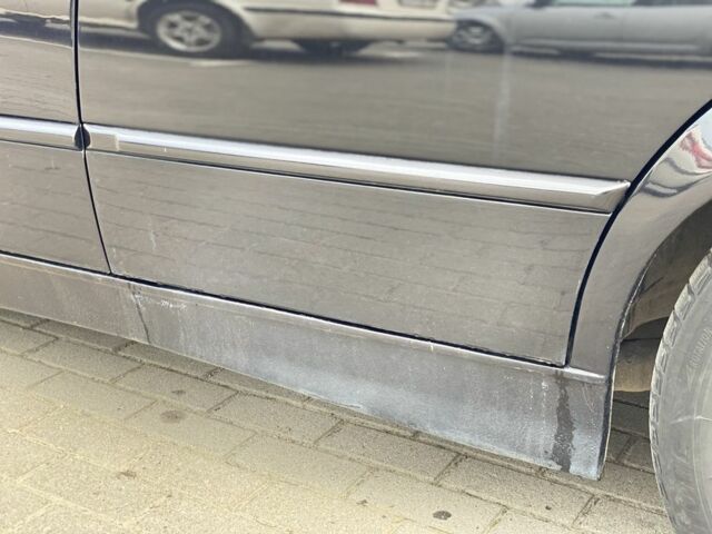 Чорний БМВ 3 Серія, об'ємом двигуна 2 л та пробігом 370 тис. км за 2500 $, фото 5 на Automoto.ua