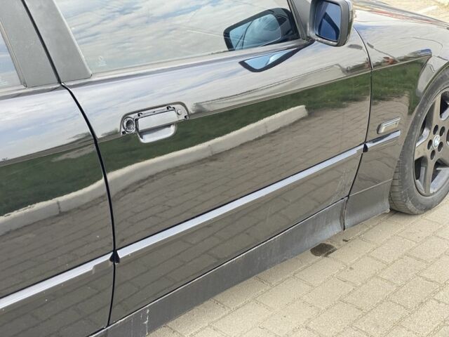 Чорний БМВ 3 Серія, об'ємом двигуна 2 л та пробігом 370 тис. км за 2500 $, фото 1 на Automoto.ua