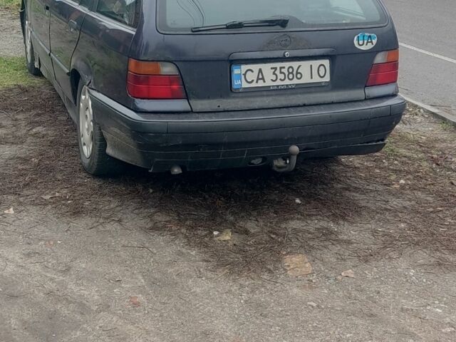 Черный БМВ 3 Серия, объемом двигателя 1.7 л и пробегом 370 тыс. км за 1600 $, фото 2 на Automoto.ua