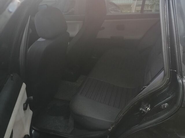 Чорний БМВ 3 Серія, об'ємом двигуна 1.6 л та пробігом 344 тис. км за 1900 $, фото 6 на Automoto.ua