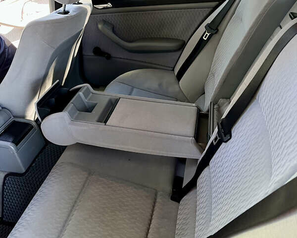 Черный БМВ 3 Серия, объемом двигателя 1.9 л и пробегом 272 тыс. км за 3400 $, фото 12 на Automoto.ua